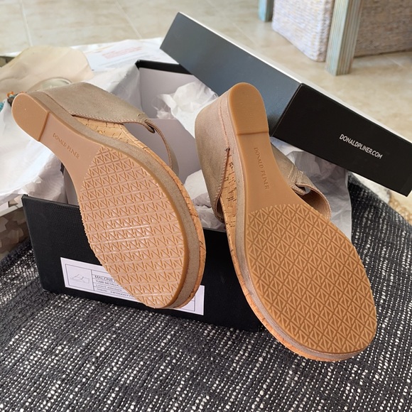 Donald Pliner Wedges - Picture 2 of 7